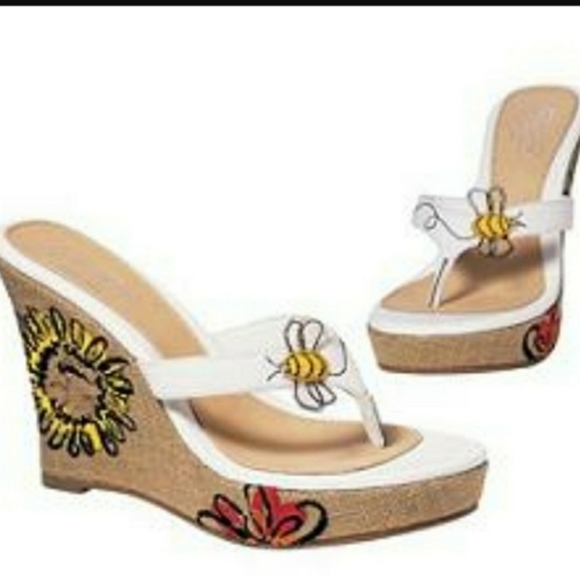 New Coach Mattie Bumblebee Wedge Thong Sandal 7.5 - Picture 1 of 8